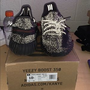 350 Yeezy Boost Black Static
